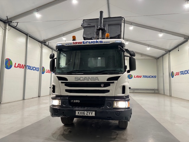 Scania P370 8×4 Day Cab Tipper Manual