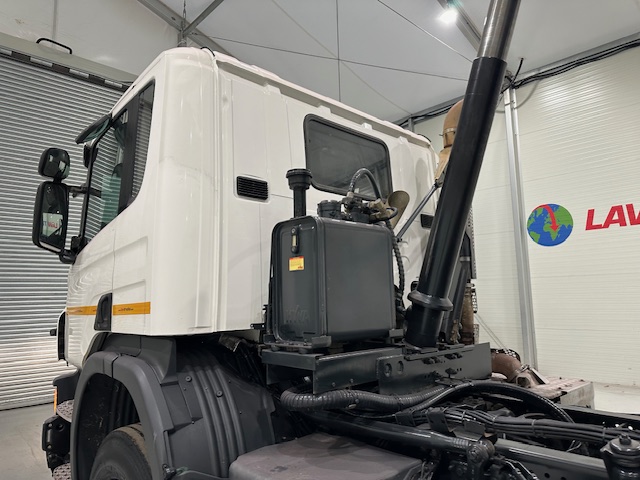 Scania P370 8×4 Day Cab Tipper Manual
