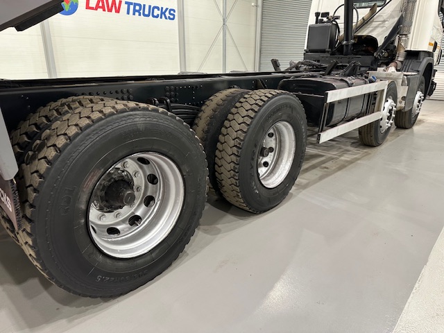 Scania P370 8×4 Day Cab Tipper Manual