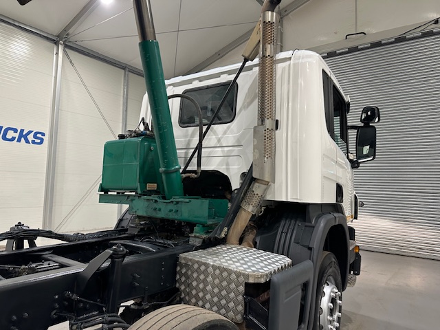 Scania P360 8×4 Rest Cab Steel Tipper Manual