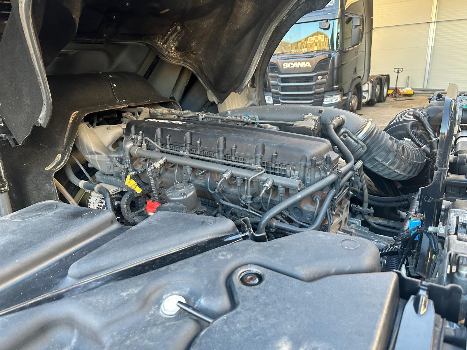 DAF XF 530 6×2 Midlift Tractor Unit