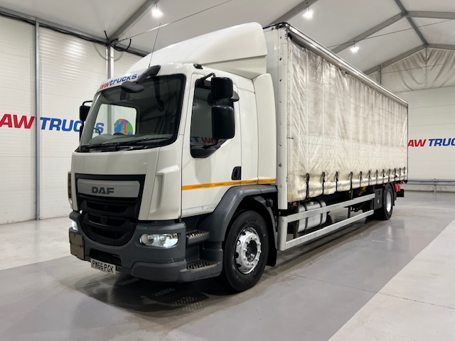 DAF LF 250 Sleeper Cab Curtainsider