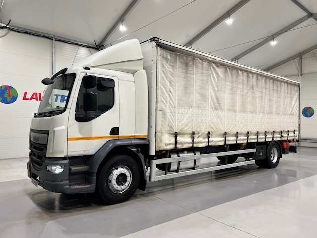 DAF LF 250 Sleeper Cab Curtainsider