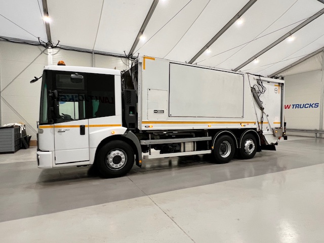 Mercedes Econic 2630 6×2 Refuse Bin Lorry
