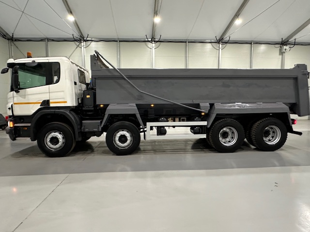Scania P370 8×4 Day Cab Tipper Manual