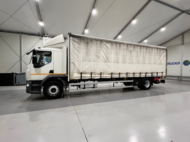 DAF LF 250 Sleeper Cab Curtainsider