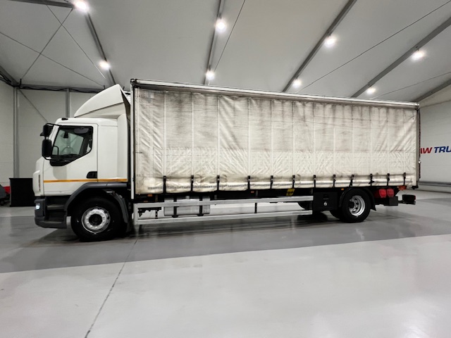 DAF LF 250 Sleeper Cab Curtainsider