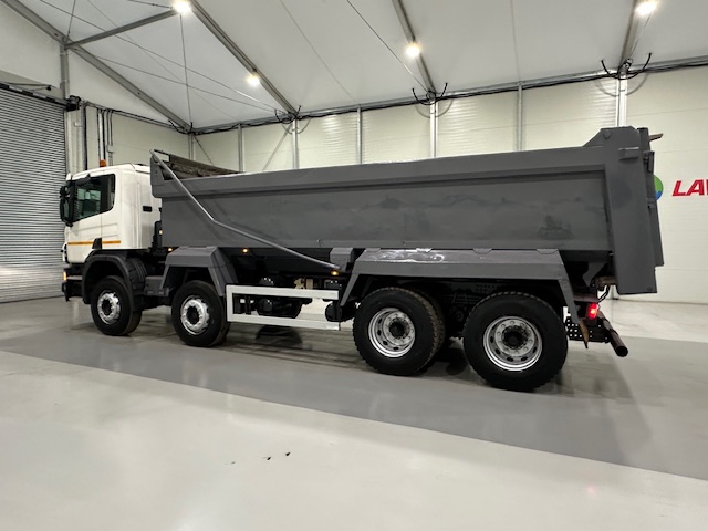 Scania P370 8×4 Day Cab Tipper Manual