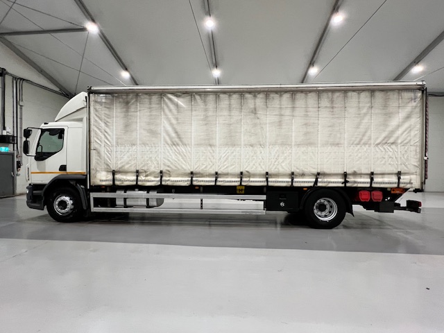 DAF LF 250 Sleeper Cab Curtainsider