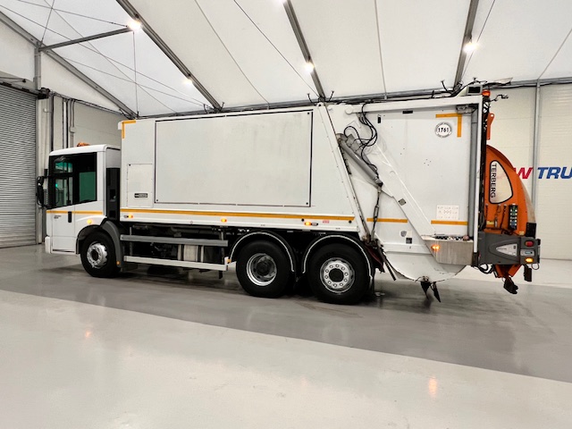 Mercedes Econic 2630 6×2 Refuse Bin Lorry