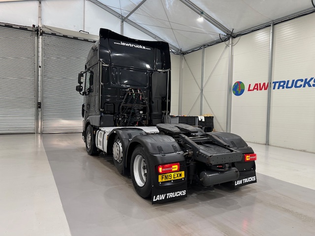 DAF XF 530 6×2 Midlift Tractor Unit
