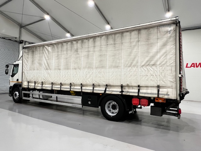DAF LF 250 Sleeper Cab Curtainsider