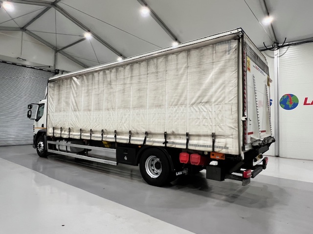 DAF LF 250 Sleeper Cab Curtainsider