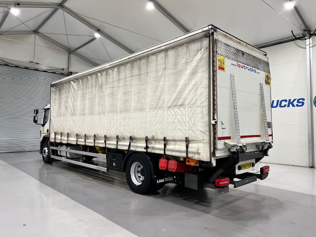 DAF LF 250 Sleeper Cab Curtainsider