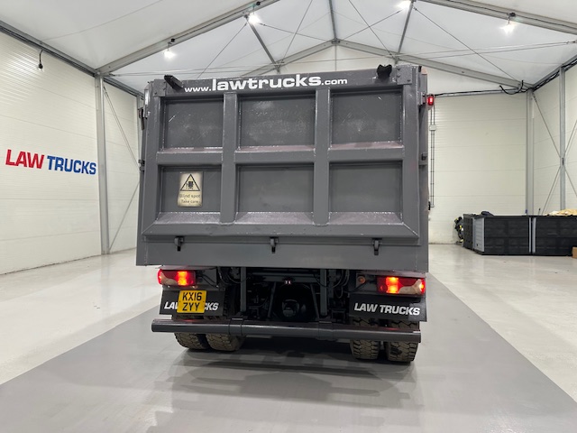 Scania P370 8×4 Day Cab Tipper Manual