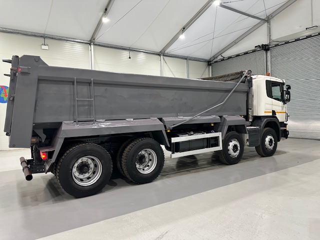 Scania P370 8×4 Day Cab Tipper Manual