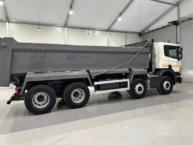 Scania P370 8×4 Day Cab Tipper Manual