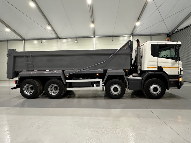 Scania P370 8×4 Day Cab Tipper Manual