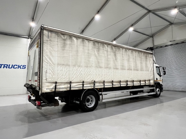 DAF LF 250 Sleeper Cab Curtainsider