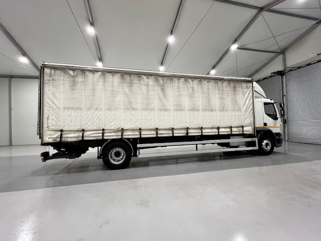 DAF LF 250 Sleeper Cab Curtainsider