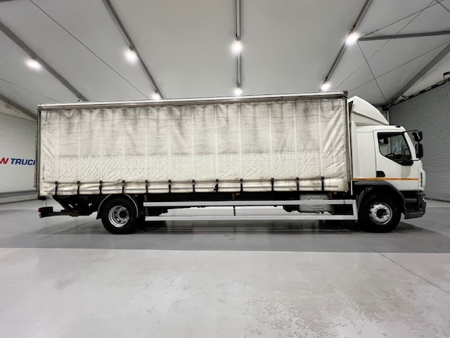 DAF LF 250 Sleeper Cab Curtainsider