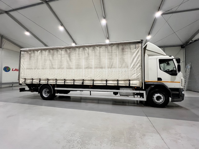 DAF LF 250 Sleeper Cab Curtainsider
