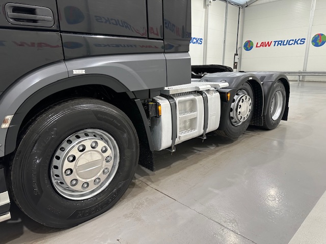 DAF XF 530 6×2 Midlift Tractor Unit