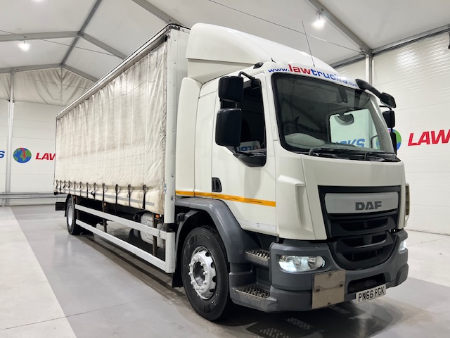 DAF LF 250 Sleeper Cab Curtainsider
