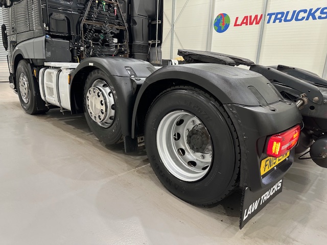 DAF XF 530 6×2 Midlift Tractor Unit
