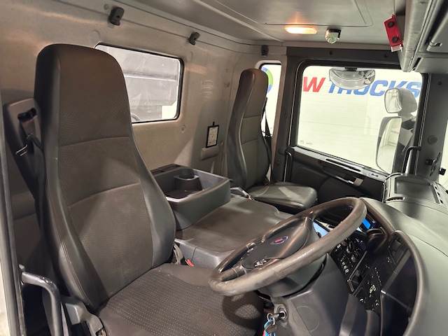 Scania P370 8×4 Day Cab Tipper Manual