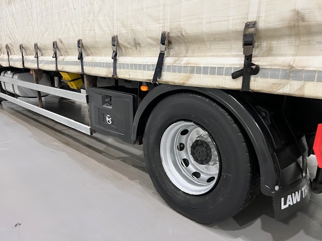 DAF LF 250 Sleeper Cab Curtainsider
