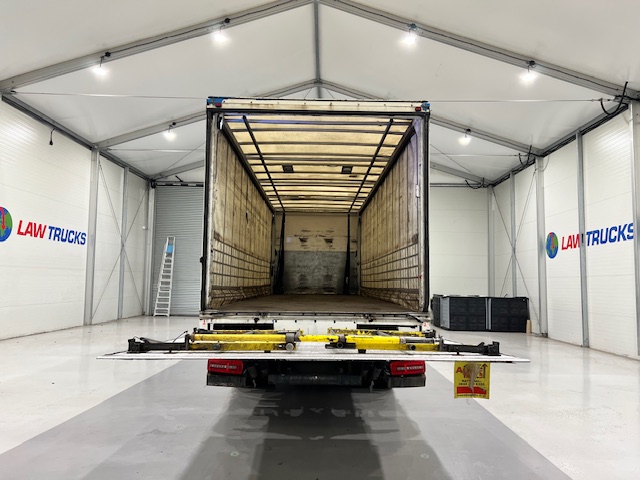 DAF LF 250 Sleeper Cab Curtainsider