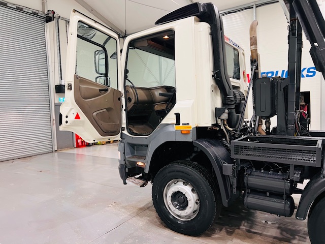 DAF CF85 410 8×4 Day Cab Hookloader Manual