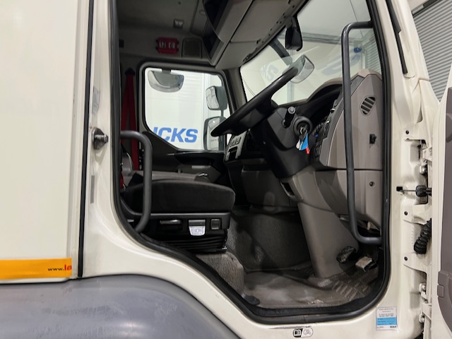 DAF LF 250 Sleeper Cab Curtainsider