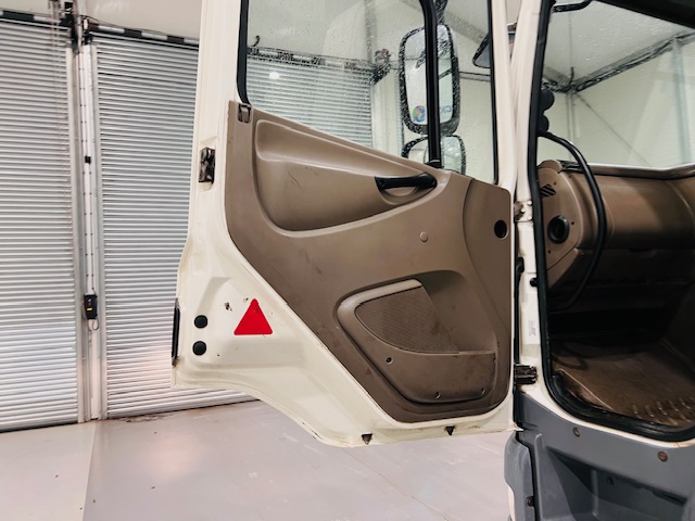 DAF CF85 410 8×4 Day Cab Hookloader Manual