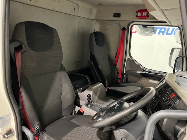 DAF LF 250 Sleeper Cab Curtainsider