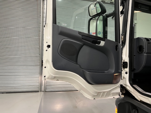 Scania P370 8×4 Day Cab Tipper