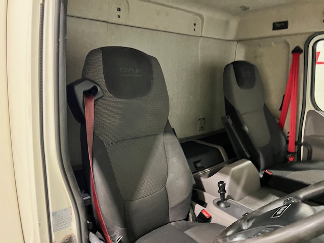 DAF LF 250 Sleeper Cab Curtainsider