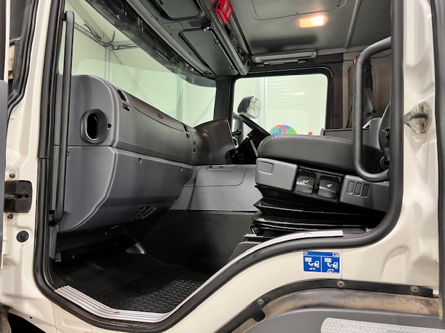 Scania P370 8×4 Day Cab Tipper