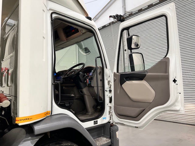 DAF LF 220 Day Cab Fridge Box