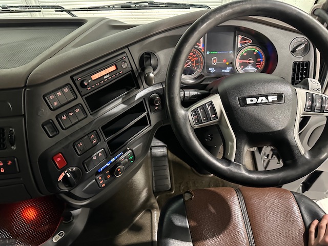DAF XF 530 6×2 Midlift Tractor Unit