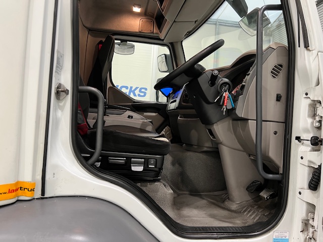 DAF LF 220 Day Cab Fridge Box