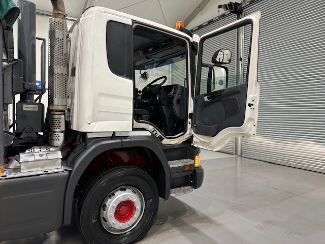 Scania P370 8×4 Day Cab Tipper