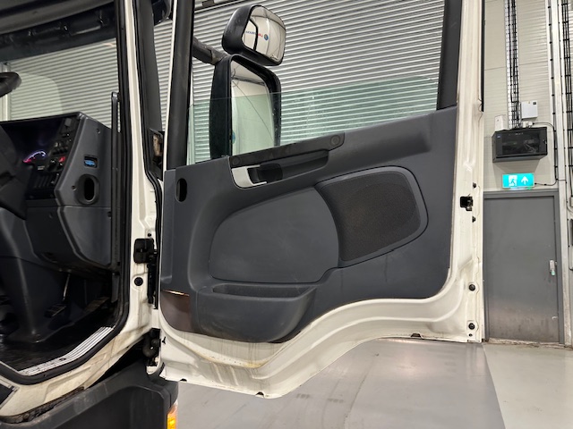Scania P370 8×4 Day Cab Tipper