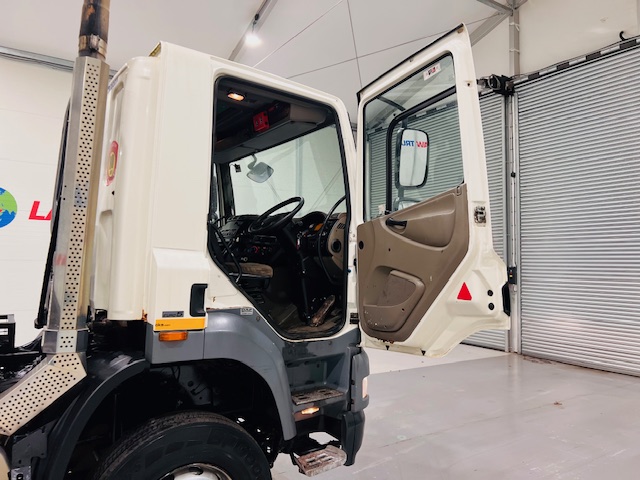 DAF CF85 410 8×4 Day Cab Hookloader Manual