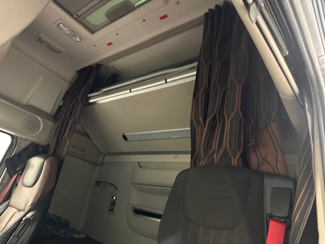 DAF XF 530 6×2 Midlift Tractor Unit