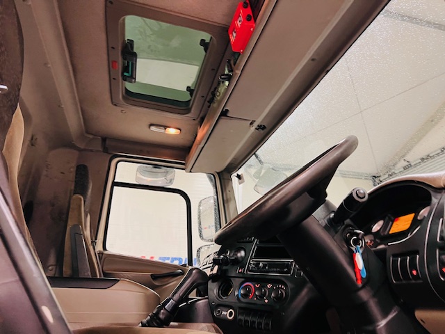 DAF CF85 410 8×4 Day Cab Hookloader Manual