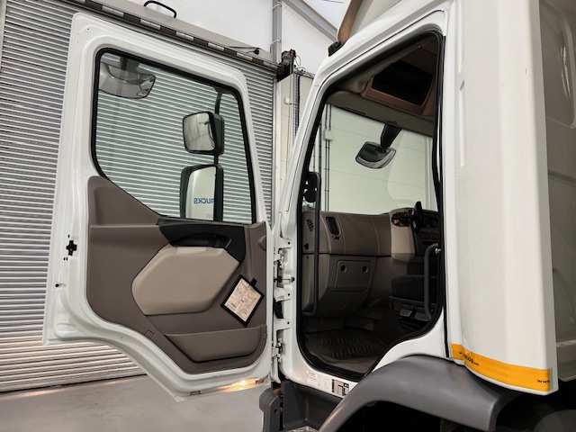 DAF LF 220 Day Cab Fridge Box