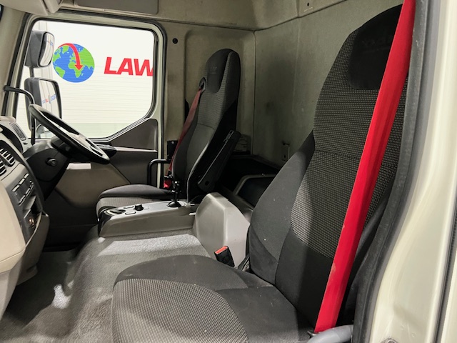 DAF LF 250 Sleeper Cab Curtainsider