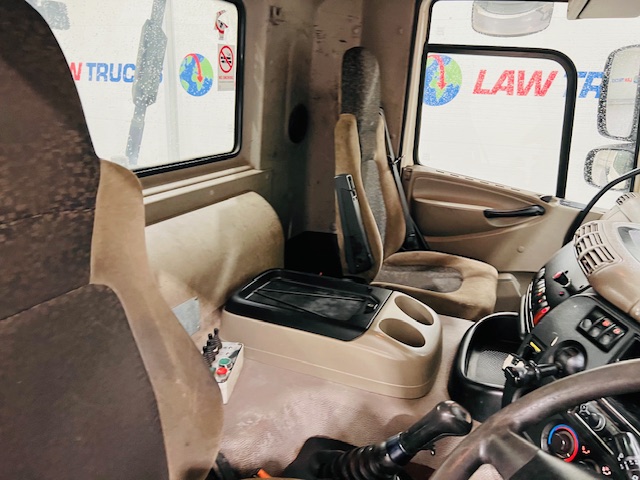 DAF CF85 410 8×4 Day Cab Hookloader Manual